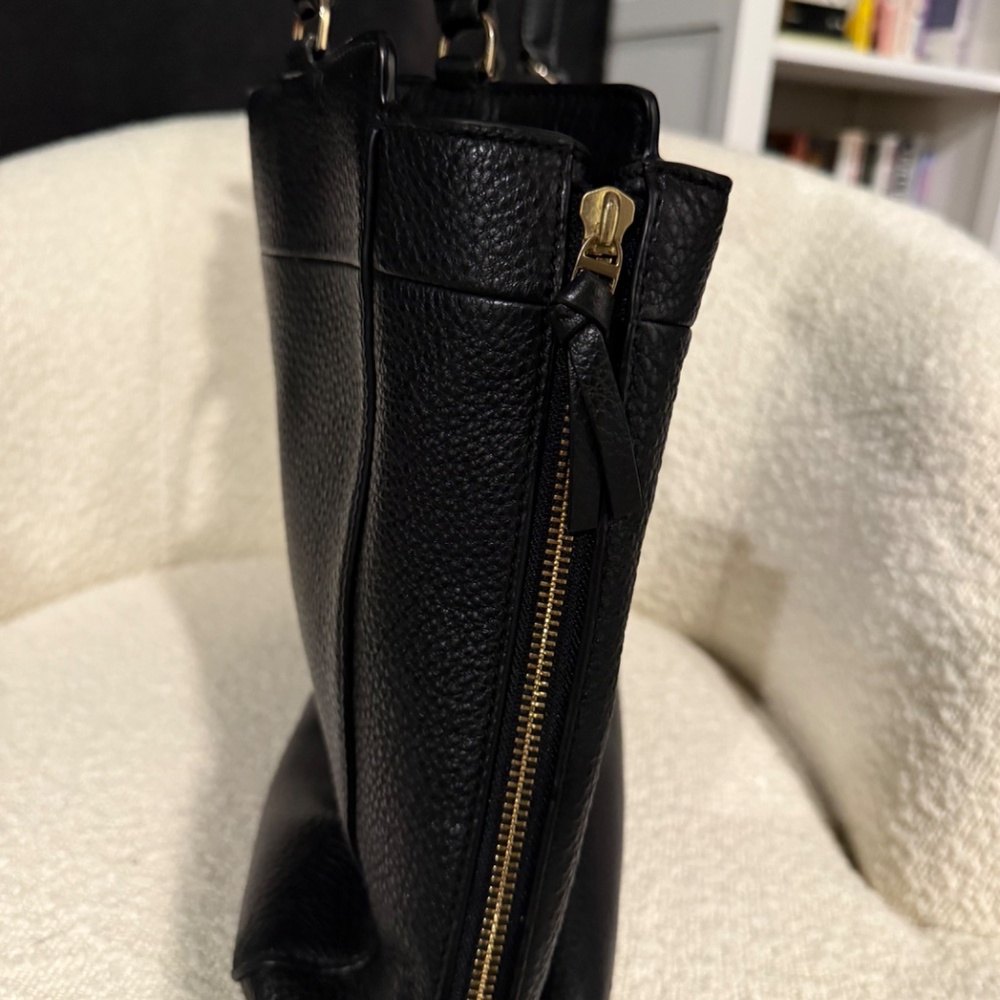 Tory Burch Robinson Pebbled Leather side zip tote - Picture 3 of 9